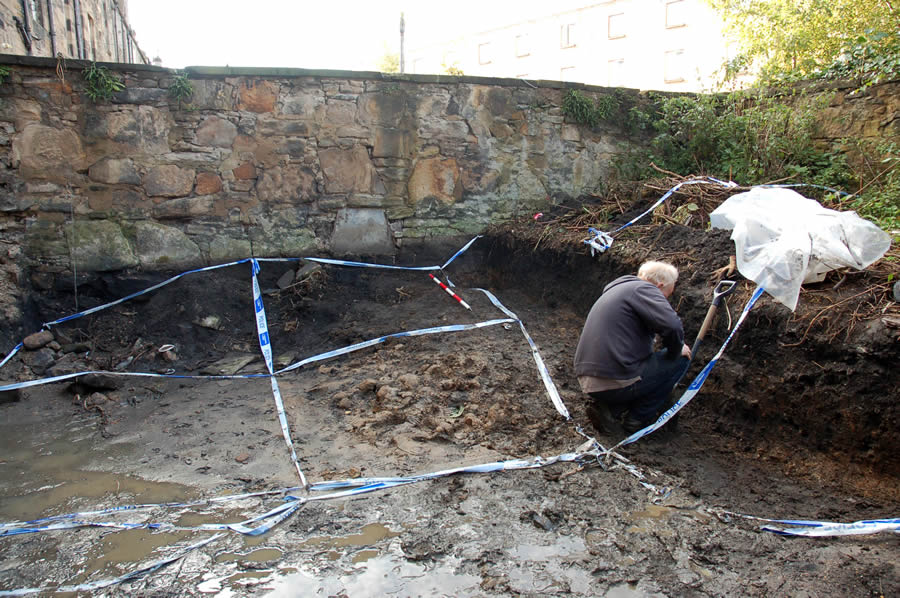 Archaeological field assessment of human bones findspot at Grove Street Garden